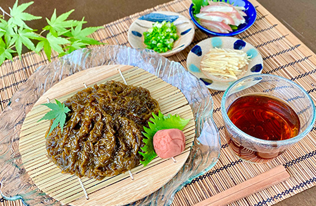 【送料無料】早摘み生もずく250gチャック付きパック5P+たれ1本