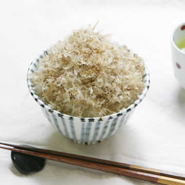 ご飯にかけてふわっふわのいわし削り